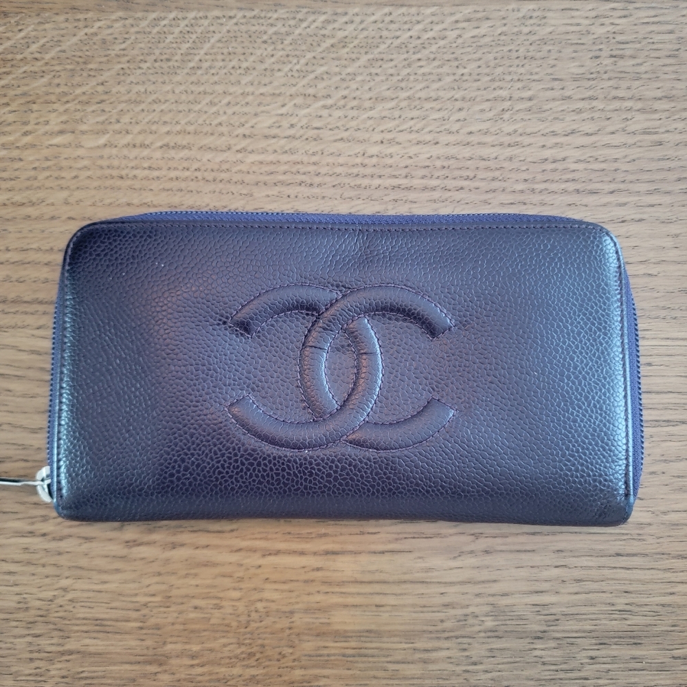 EUC Auth Chanel Dark Royal Blue Caviar Timeless CC Zip Around Leather Wallet